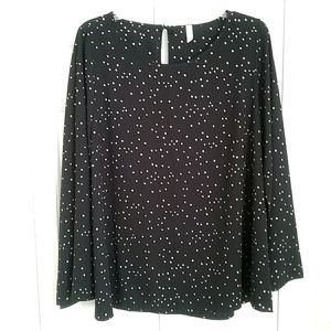 Pink Blush Scoop neck long bell sleeve black blouse with tan star design NWOT